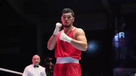 Айбек Оралбай қарсыласын нокдаунға да түсірді