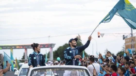 Демеу Жадыраев пен Назым Қызайбайға Алматы облысынан пәтер берілді