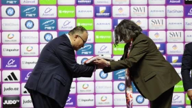 Флаг Чемпионата мира по дзюдо официально передан Казахстану