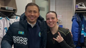 Вратарь сборной Казахстана о встрече с Головкиным: Хотелось обнять его