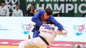 Мейірлан Максим төрт дүркін әлем чемпионына жол берді