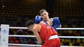 Казахстанский боксер стартовал с победы на олимпийском отборе в Таиланде