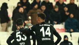 «Бешикташ» уверенно обыграл «Сивасспор» (видео)