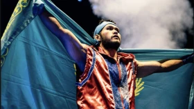 Қазақ титаны: АҚШ-тағы алғашқы жекпе-жегінде нокаутпен жеңіске жетті