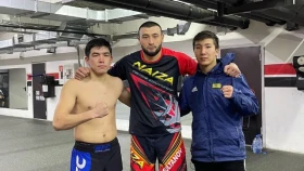 Ақан Сұлтанов жылдам жеңіске жетіп, октагонға оралды (видео)