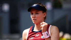 Елена Рыбакина обыграла олимпийскую чемпионку на турнире WTA 1000 в Мадриде