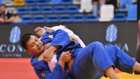 Астанадағы Grand Slam: үшінші күн жеңістен басталды