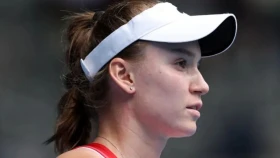 Елена Рыбакина уверенно обыграла Анисимову в стартовом матче Итогового турнира WTA