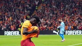 «Галатасарай» выиграл Стамбульское дерби (видео)