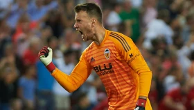 «Арсенал» арендует у «Борнмута» экс-вратаря «Барселоны»