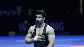 Ислам Евлоев проиграл схватку за бронзу