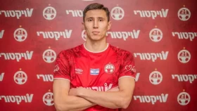 Артур Шушеначев Израильде алғашқы ойынын өткізді