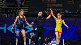 Казахстан завершил чемпионат мира с двумя медалями в женской борьбе