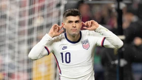 США не сумели выиграть в четвертом матче подряд (видео)