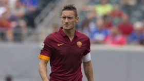 Серия А клубы 48 жастағы Франческо Тоттиге ойын мансабын қайта бастау туралы ұсыныс жасады