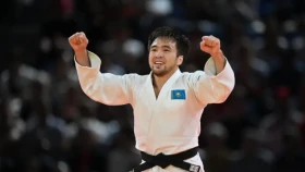 Сметов показал медаль Ушкемпирова, завоеванную 44 года назад