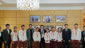 Туризм және спорт мигистрі қазақ күресінің чемпиондарын құттықтады
