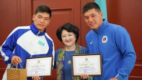 Ағайынды боксшылар әке үмітін ақтауды көздейді