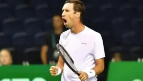 Михаил Кукушкин вышел в полуфинал турнира в Глазго