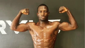 Николас Хвенде – новый чемпион BRAVE в легчайшем весе (видео)