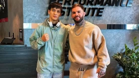 Қазақстандық файтер Азат Мақсұм UFC-дің бұрынғы чемпионымен кездесті