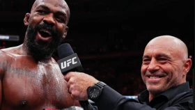 Известна сумма, которую Джон Джонс требует у UFC за бой с Аспиналлом