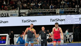 Батырмурзаев и Кайпанов поборются за олимпийские лицензии по вольной борьбе