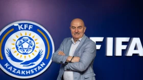 Станислав Черчесов продолжит работу со сборной Казахстана