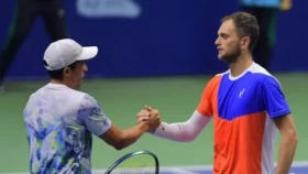 Недовесов вышел в четвертьфинал шведского турнира