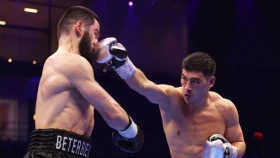 Бивол взял реванш у Бетербиева и стал абсолютным чемпионом мира