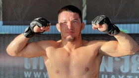 Казахстанец после победы в Китае получил бой в России