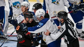 Барыс лишился одного из своих бомбардиров