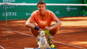 Казахстанец Ломакин сенсационно вышел в четвертьфинал турнира в Индии