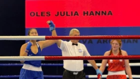 Аружан Зейноллаева стала чемпионкой мира по боксу среди девушек