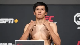 Азат Максум перевесил Джонсона перед боем в UFC