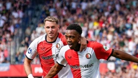 Жизнь после Слота. Фейеноорд провел первый матч сезона (видео)