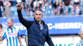 Ван Перси прокомментировал скандал в матче «Херенвена»: Это невероятно, что такое происходит на таком уровне