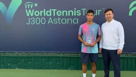 Ахмади Маханов стал чемпионом юниорского турнира J300 в Астане