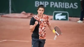 Александр Шевченко Гамбург турнирінің 1/8 финалына өтті