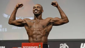 Пьяный Джон Джонс угрожал допинг-офицеру убийством