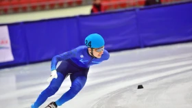 Казахстанский шорт-трекист завоевал «серебро» международного старта в Италии