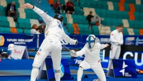 Қазақстандықтар негізгі кезеңге өтті: Астанадағы семсерлесуден Әлем кубогының алғашқы күнінің қорытындысы