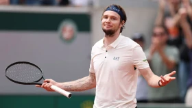 Александр Бублик мансабында алғаш рет топырақтағы ATP турнирінде жеңіске жетті