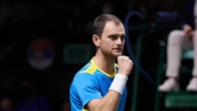 Недовесов вышел в четвертьфинал турнира ATP в Аделаиде