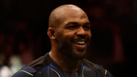 Чемпион UFC ответил на обвинения в угрозах сотруднице антидопинговой службы