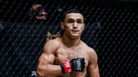 Қайрат Ахметов АСА лигаcында дебют жасады (видео)