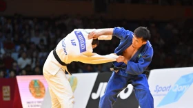 Четыре медали в первый день Grand Slam в Астане