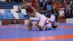 Восемь казахстанцев вышли в финал соревнований по казакша курес на Всемирных играх кочевников в Астане