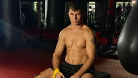 Казахстанский боец получил бой в UFC