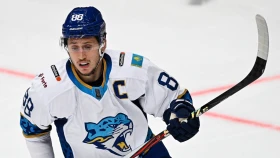 «Барыс» екі ойыншысынан айырылды